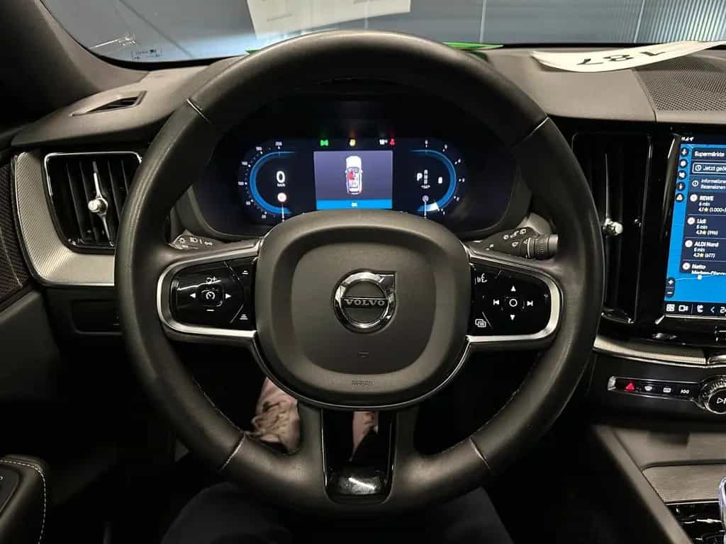 Volvo XC60 Plus Dark *19Zoll*360*Kristallglas*LEDER/Sp 08/2023-photo-17