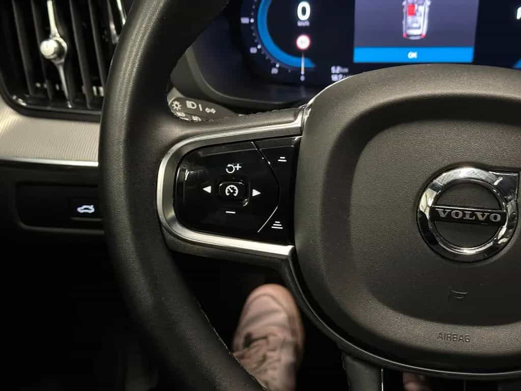 Volvo XC60 Plus Dark *19Zoll*360*Kristallglas*LEDER/Sp 08/2023-photo-18