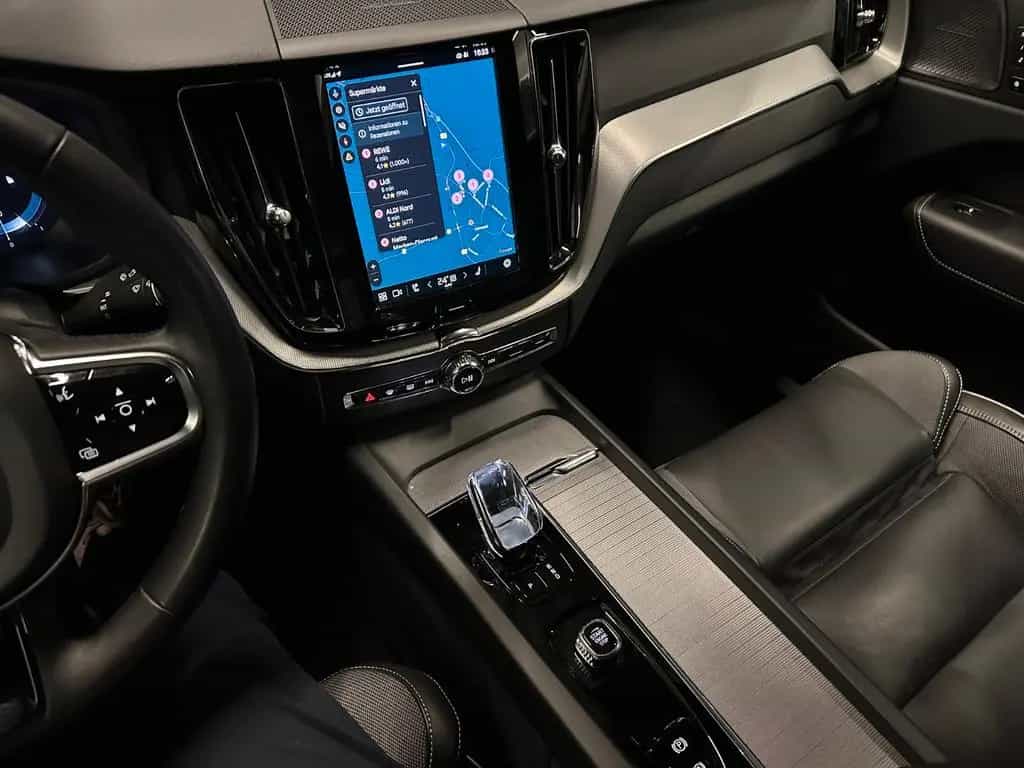 Volvo XC60 Plus Dark *19Zoll*360*Kristallglas*LEDER/Sp 08/2023-photo-19