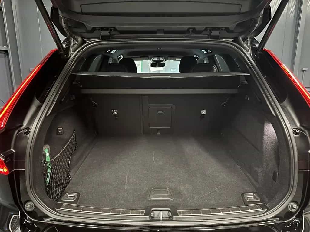 Volvo XC60 Plus Dark *19Zoll*360*Kristallglas*LEDER/Sp 08/2023-photo-27