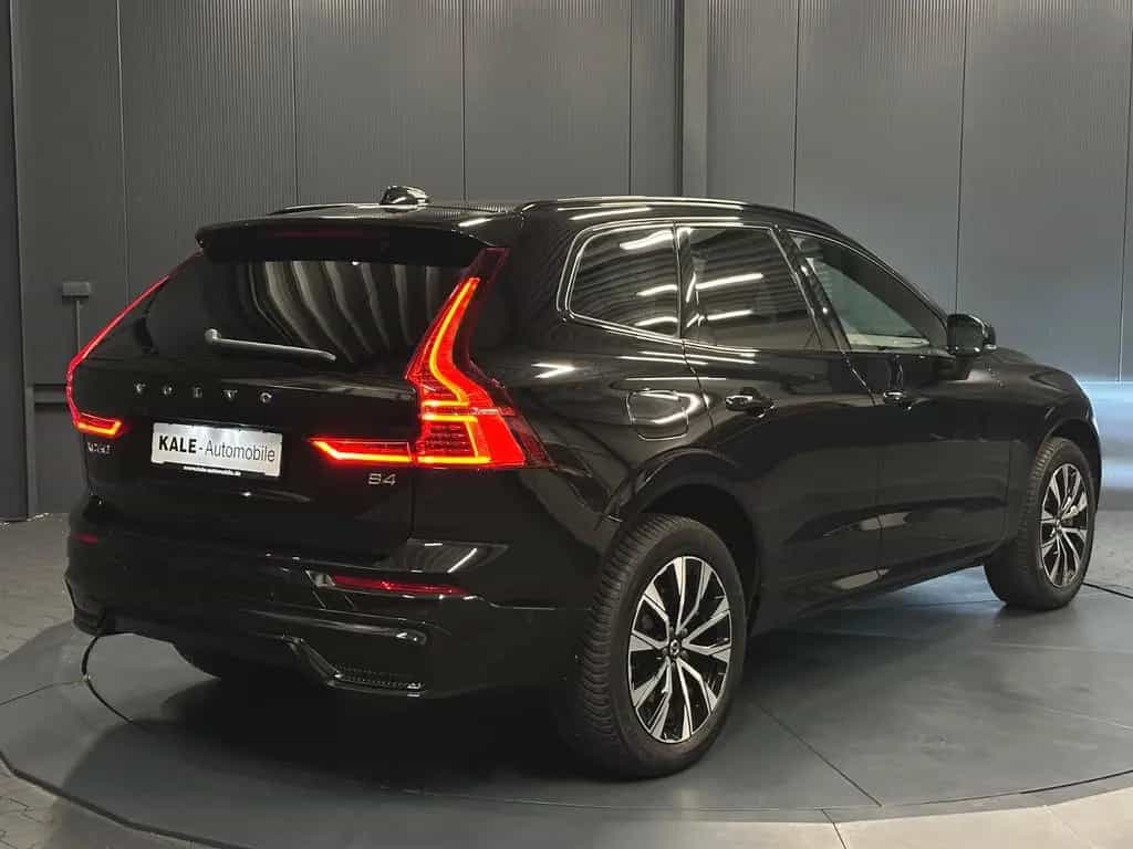 Volvo XC60 Plus Dark *19Zoll*360*Kristallglas*LEDER/Sp 08/2023-photo-4