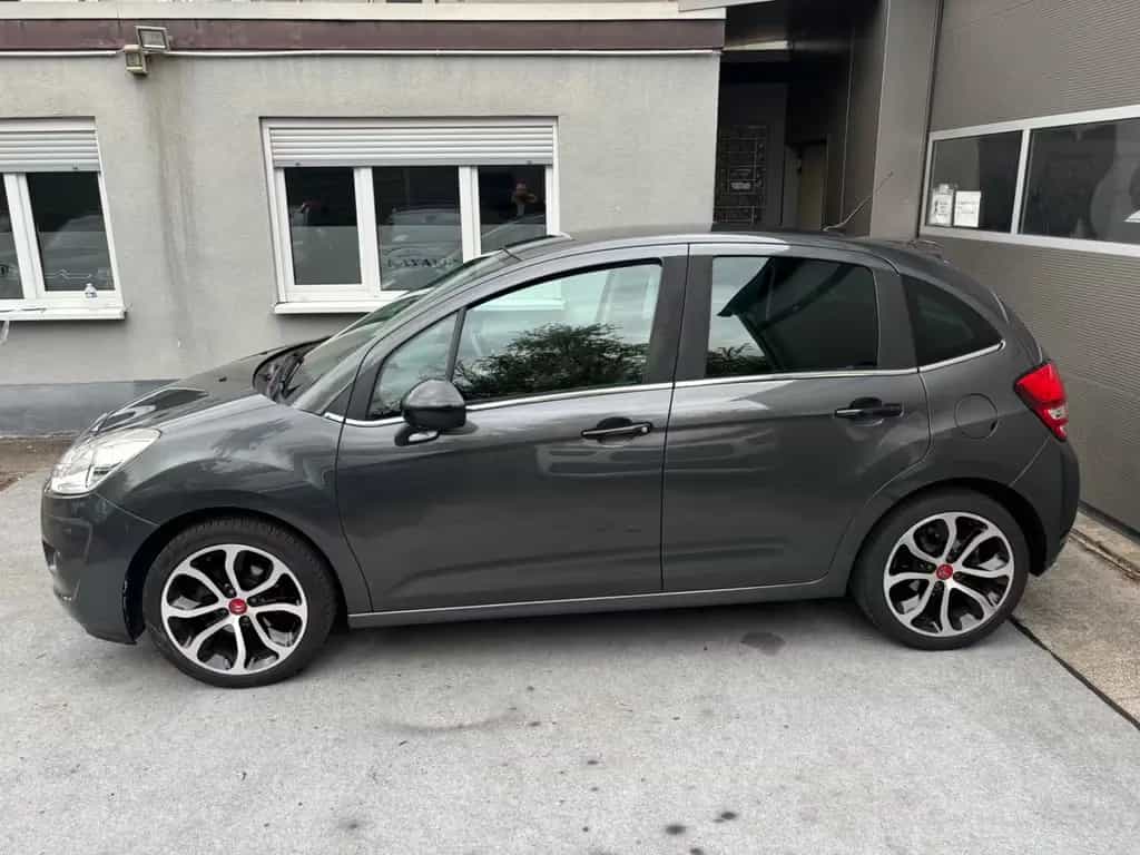Citroën C3 Red Block TEMPOMAT-PDC-KLIMAAUTOMATIK 01/2013-photo-3