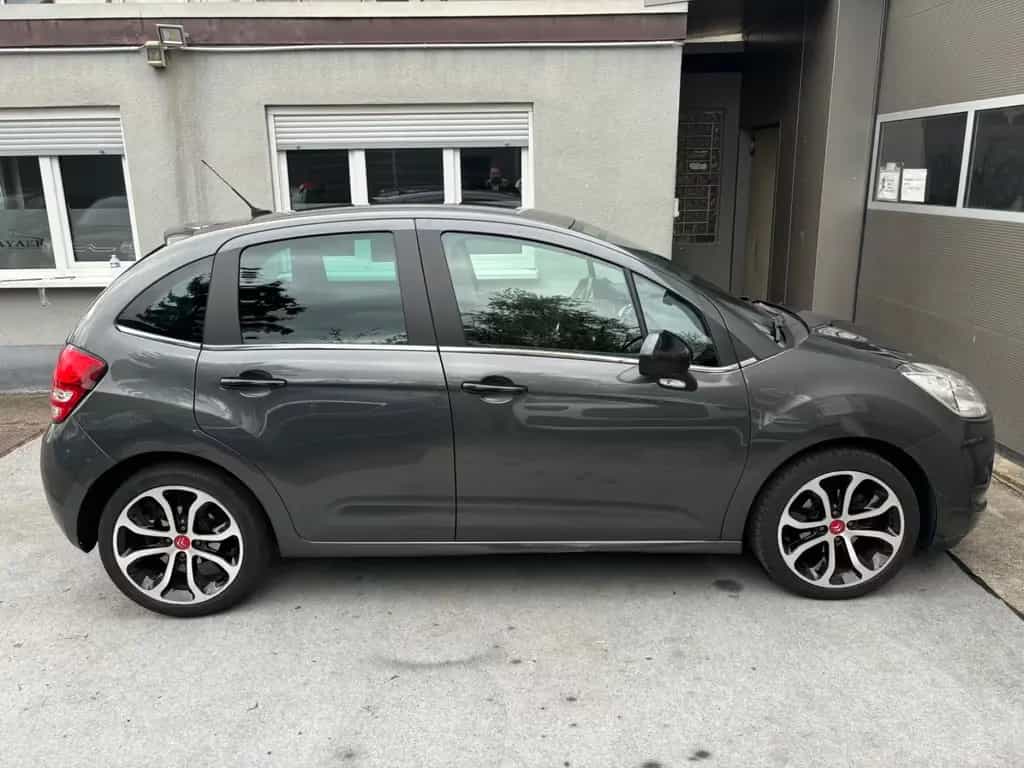 Citroën C3 Red Block TEMPOMAT-PDC-KLIMAAUTOMATIK 01/2013-photo-7
