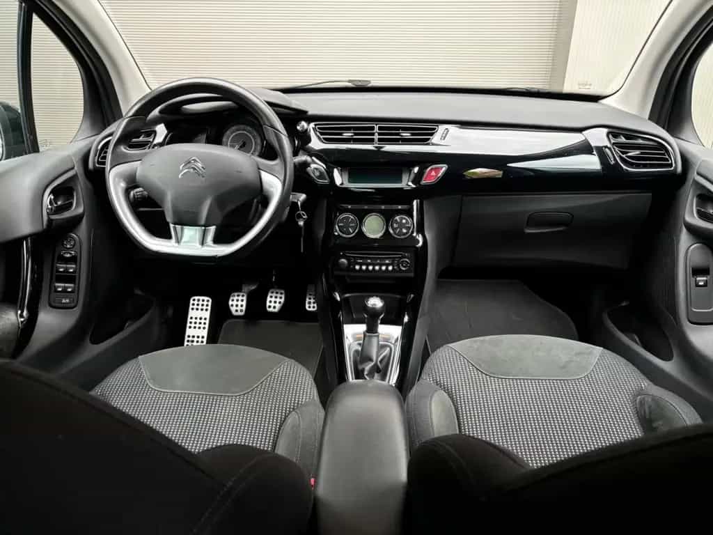 Citroën C3 Red Block TEMPOMAT-PDC-KLIMAAUTOMATIK 01/2013-photo-8