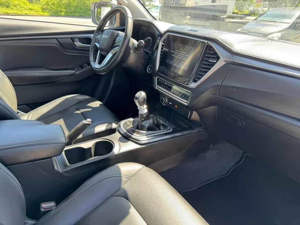 Isuzu D-Max 4WD DOUBLE CAB*LEDER*AHK*NAVI*LED* 01/2022-photo-10