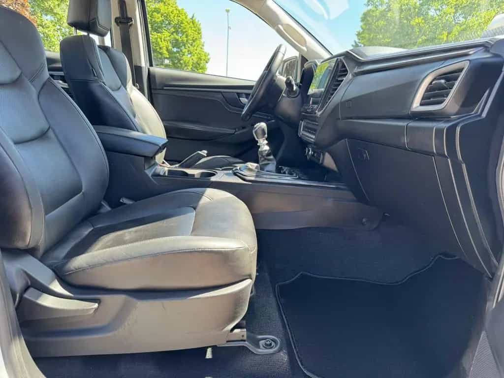 Isuzu D-Max 4WD DOUBLE CAB*LEDER*AHK*NAVI*LED* 01/2022-photo-12