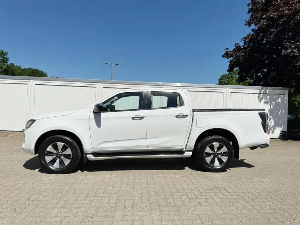 Isuzu D-Max 4WD DOUBLE CAB*LEDER*AHK*NAVI*LED* 01/2022-photo-16