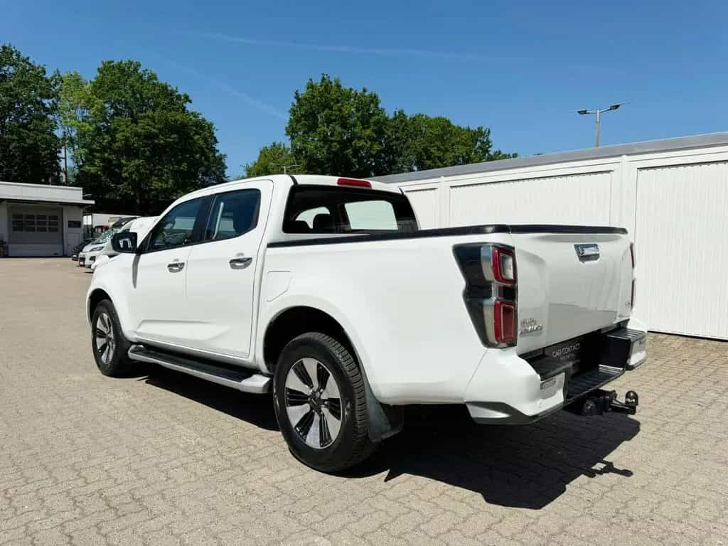 Isuzu D-Max 4WD DOUBLE CAB*LEDER*AHK*NAVI*LED* 01/2022-photo-17