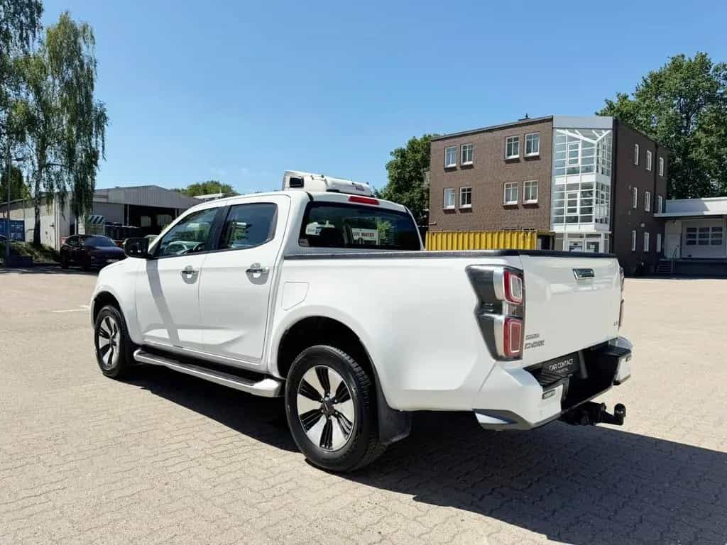 Isuzu D-Max 4WD DOUBLE CAB*LEDER*AHK*NAVI*LED* 01/2022-photo-6