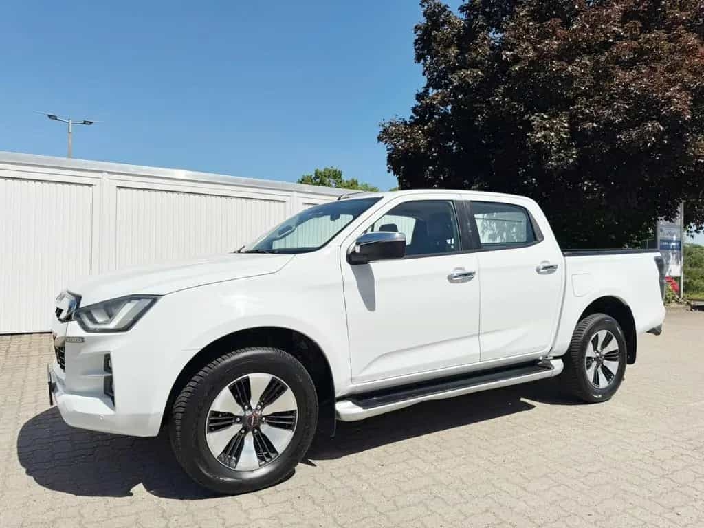 Isuzu D-Max 4WD DOUBLE CAB*LEDER*AHK*NAVI*LED* 01/2022-photo-7