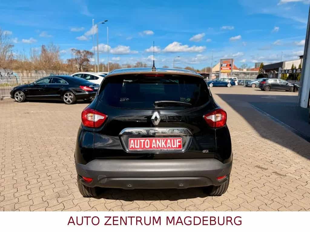 Renault Captur Elysee KLIMAAUT*NAV*LEDER*KAMERA 11/2015-photo-6