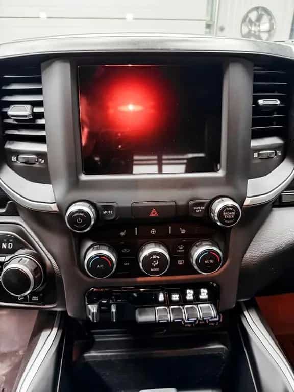 Dodge RAM BIG HORN 5.7L 4x4 LPG 12/2022-photo-24