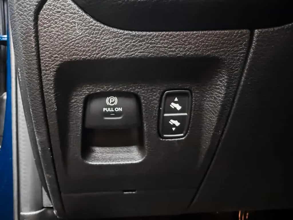 Dodge RAM BIG HORN 5.7L 4x4 LPG 12/2022-photo-28