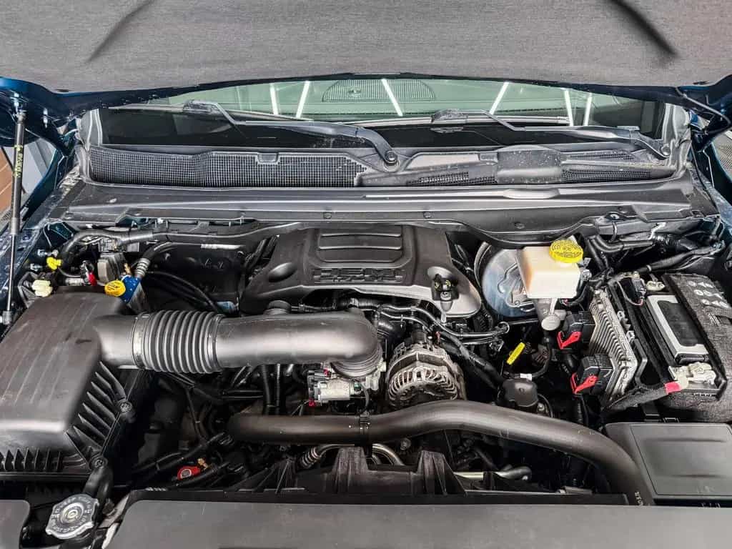 Dodge RAM BIG HORN 5.7L 4x4 LPG 12/2022-photo-31
