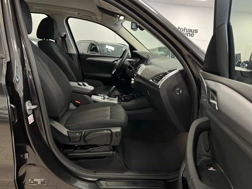 BMW X3 xDrive 20d Aut/Navi/Brems&DriveAssist/WLAN 09/2020-photo-23