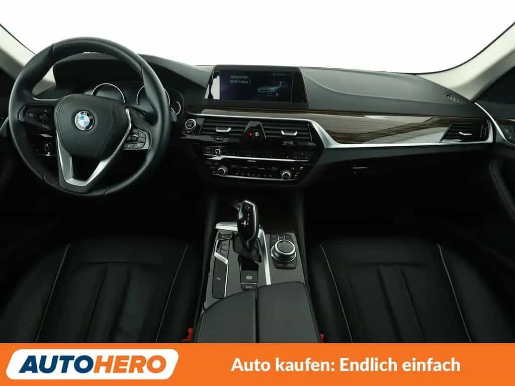 BMW 5 Series 520i Luxury Line*NAVI*TEMPO*PDC*SHZ*KLIMA* 01/2018-photo-11