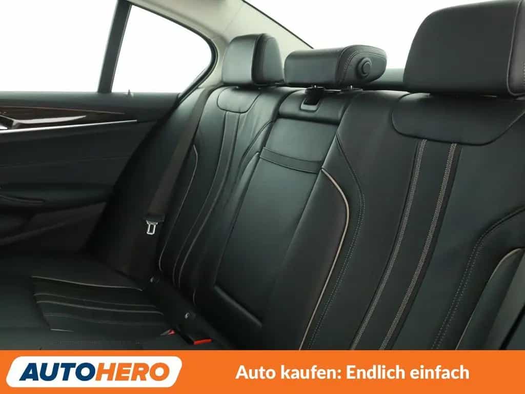 BMW 5 Series 520i Luxury Line*NAVI*TEMPO*PDC*SHZ*KLIMA* 01/2018-photo-13
