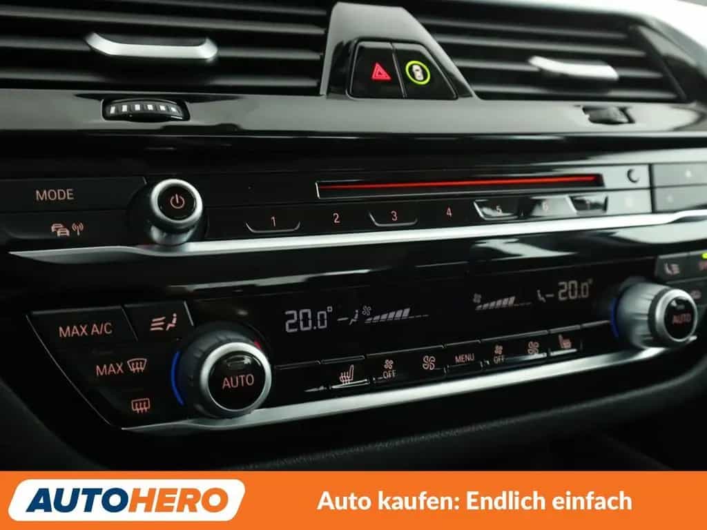 BMW 5 Series 520i Luxury Line*NAVI*TEMPO*PDC*SHZ*KLIMA* 01/2018-photo-23