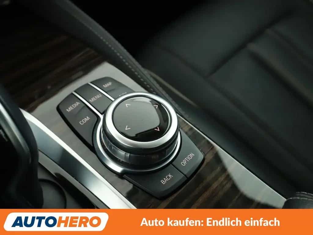 BMW 5 Series 520i Luxury Line*NAVI*TEMPO*PDC*SHZ*KLIMA* 01/2018-photo-24