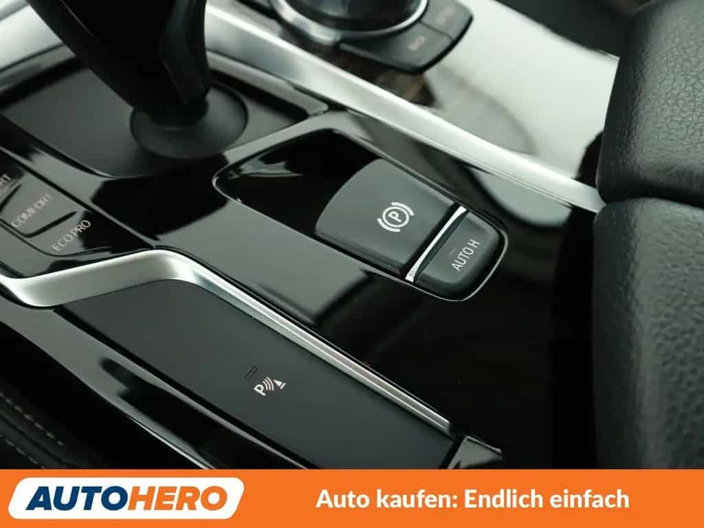BMW 5 Series 520i Luxury Line*NAVI*TEMPO*PDC*SHZ*KLIMA* 01/2018-photo-25