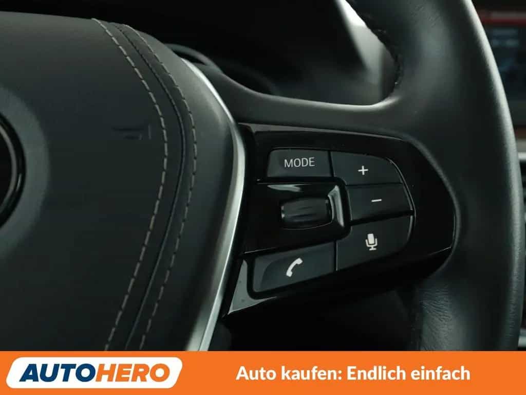 BMW 5 Series 520i Luxury Line*NAVI*TEMPO*PDC*SHZ*KLIMA* 01/2018-photo-27