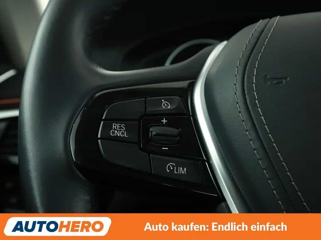 BMW 5 Series 520i Luxury Line*NAVI*TEMPO*PDC*SHZ*KLIMA* 01/2018-photo-28