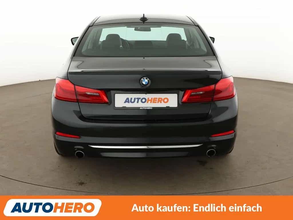 BMW 5 Series 520i Luxury Line*NAVI*TEMPO*PDC*SHZ*KLIMA* 01/2018-photo-4