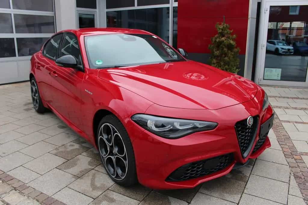Alfa Romeo Giulia Veloce Q4 Matrix-LED 05/2023-photo-0