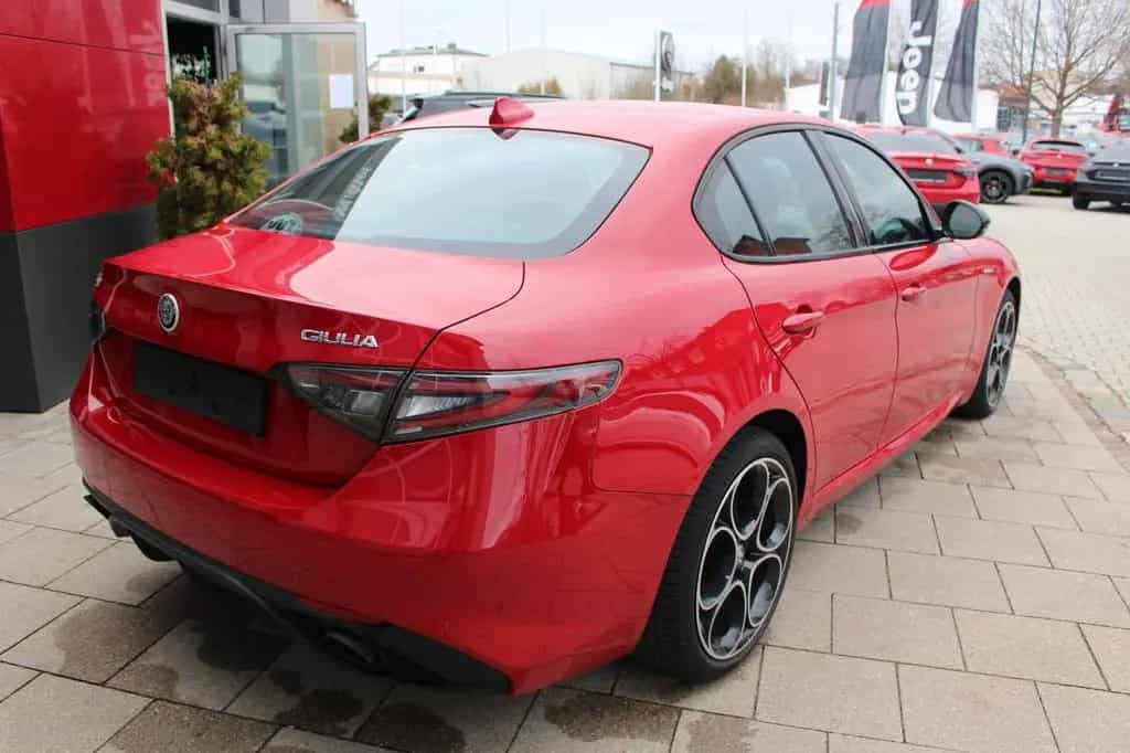 Alfa Romeo Giulia Veloce Q4 Matrix-LED 05/2023-photo-2