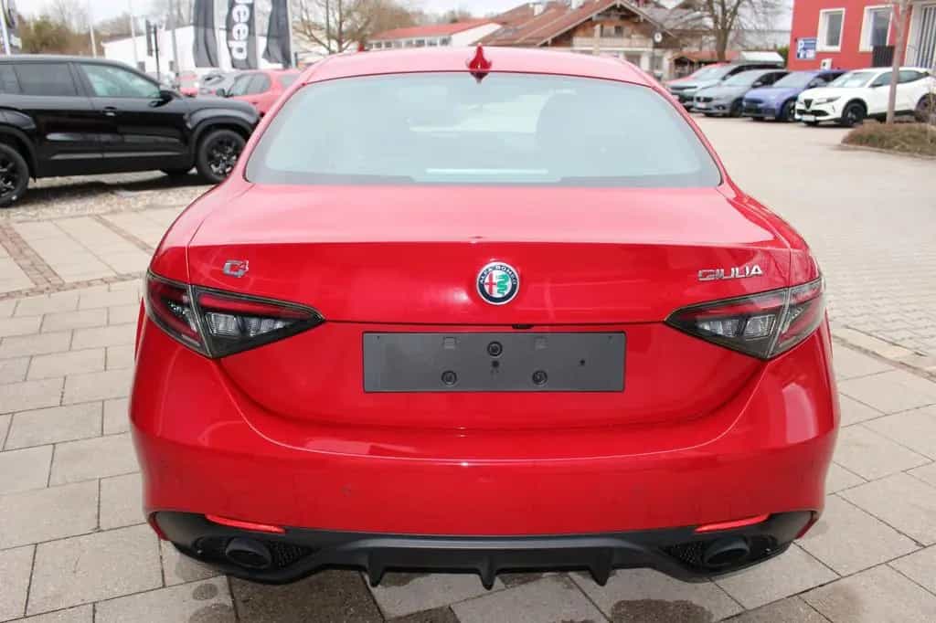 Alfa Romeo Giulia Veloce Q4 Matrix-LED 05/2023-photo-3