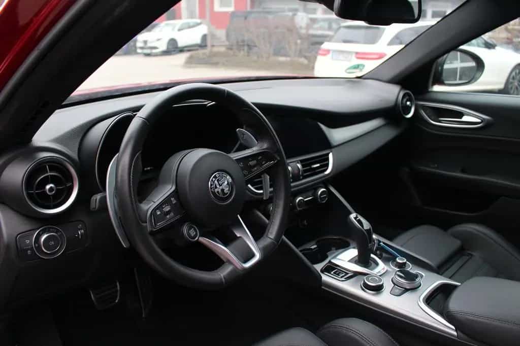 Alfa Romeo Giulia Veloce Q4 Matrix-LED 05/2023-photo-7