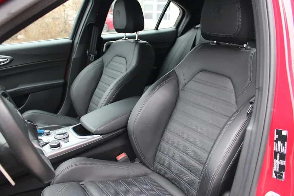 Alfa Romeo Giulia Veloce Q4 Matrix-LED 05/2023-photo-9