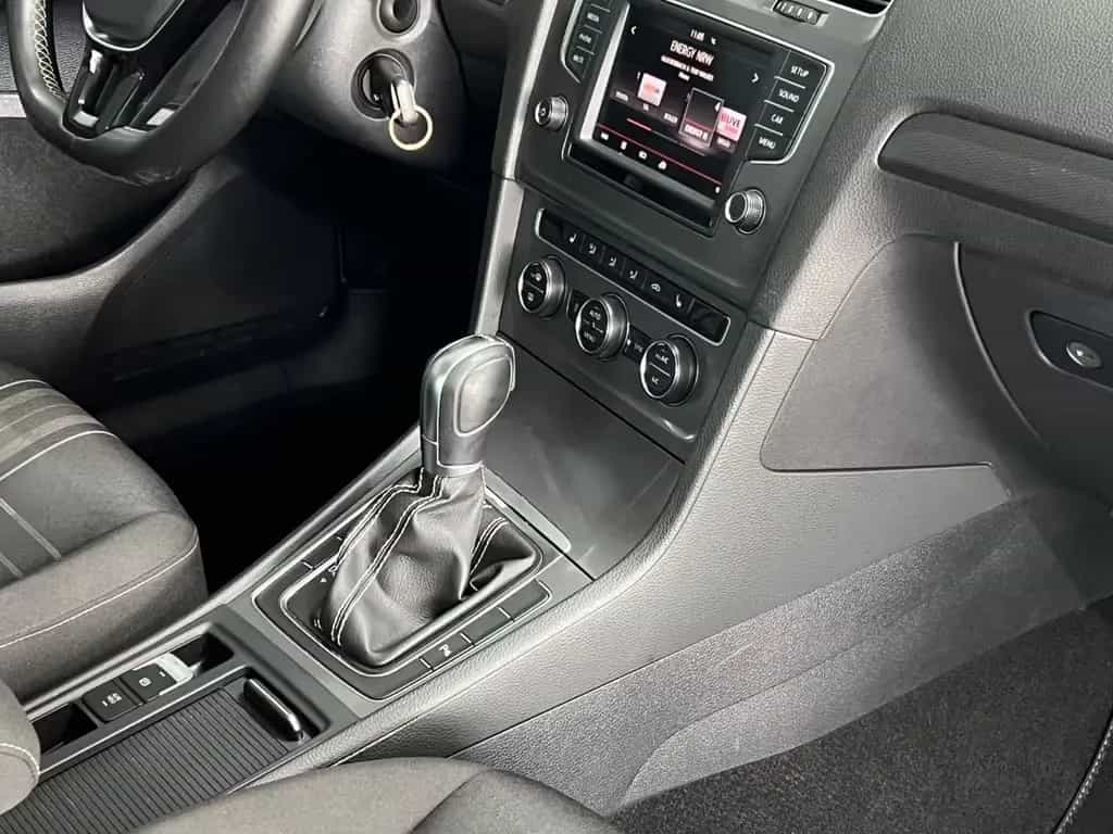 Volkswagen Golf VII Lim. Lounge Aut. Standheizung SHZ PDC 01/2016-photo-13