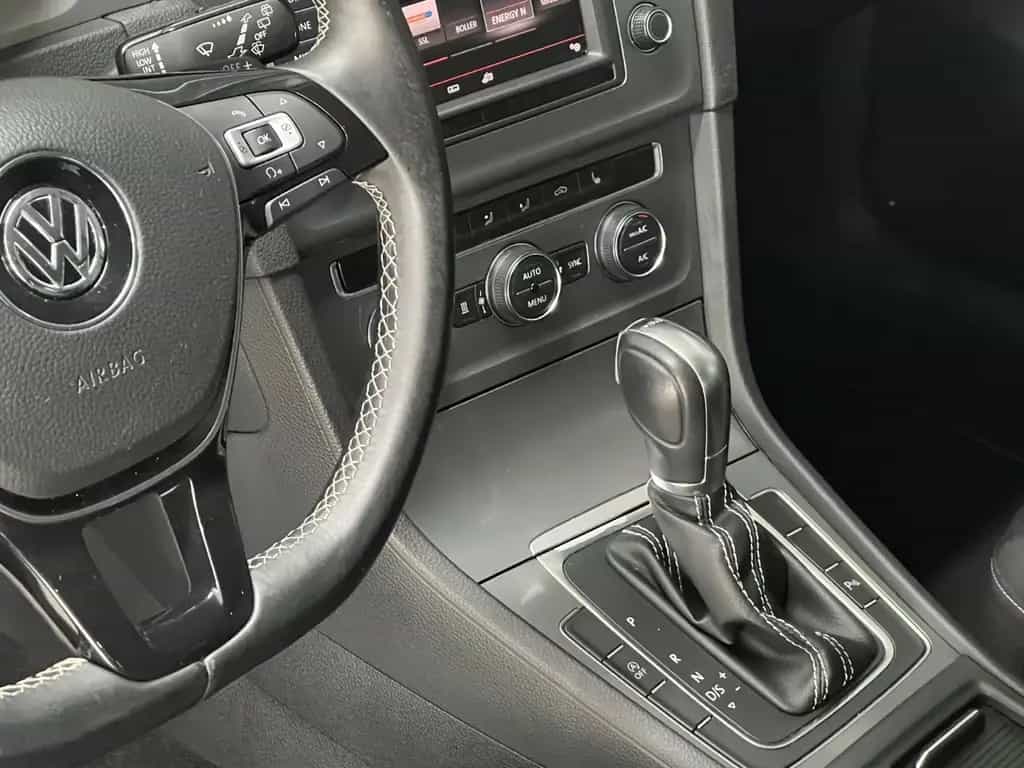 Volkswagen Golf VII Lim. Lounge Aut. Standheizung SHZ PDC 01/2016-photo-15