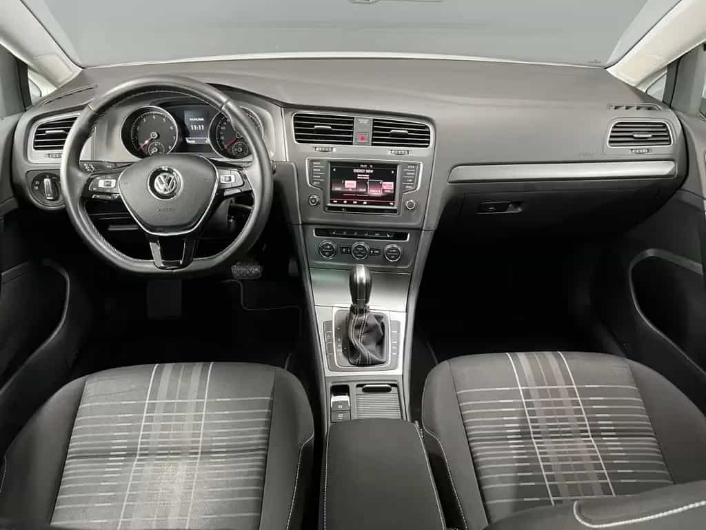Volkswagen Golf VII Lim. Lounge Aut. Standheizung SHZ PDC 01/2016-photo-18
