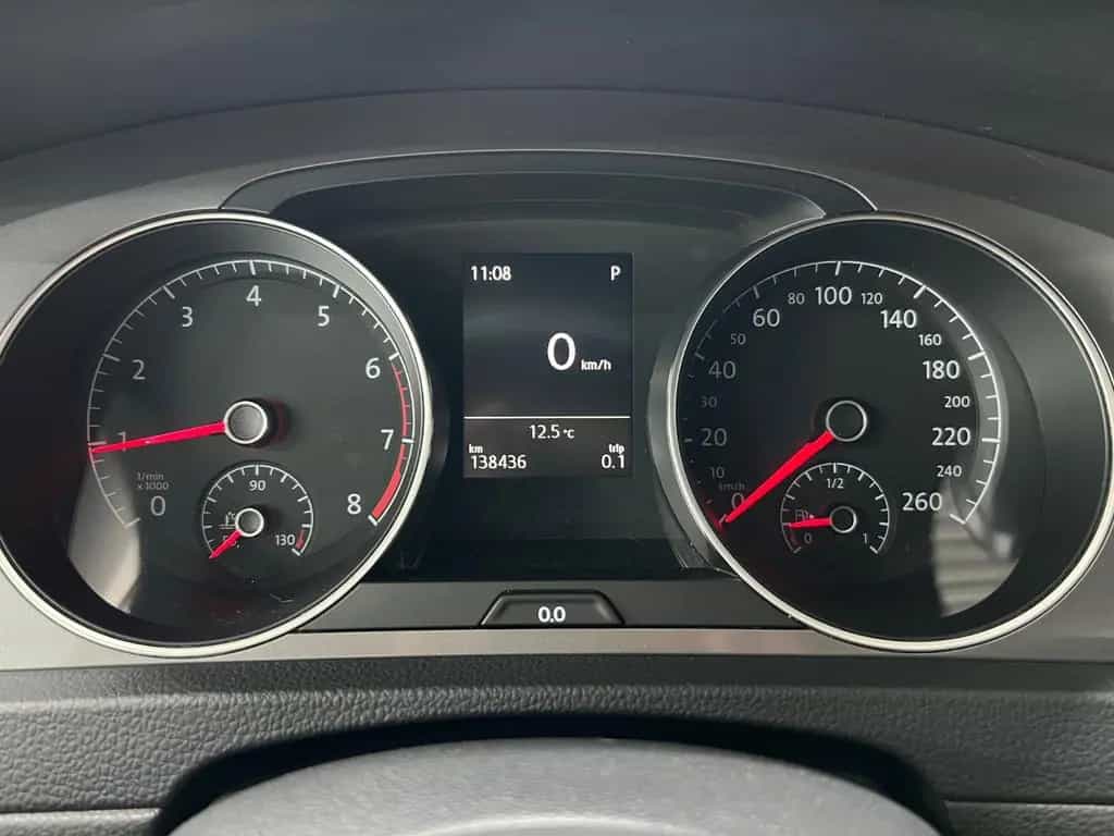 Volkswagen Golf VII Lim. Lounge Aut. Standheizung SHZ PDC 01/2016-photo-19
