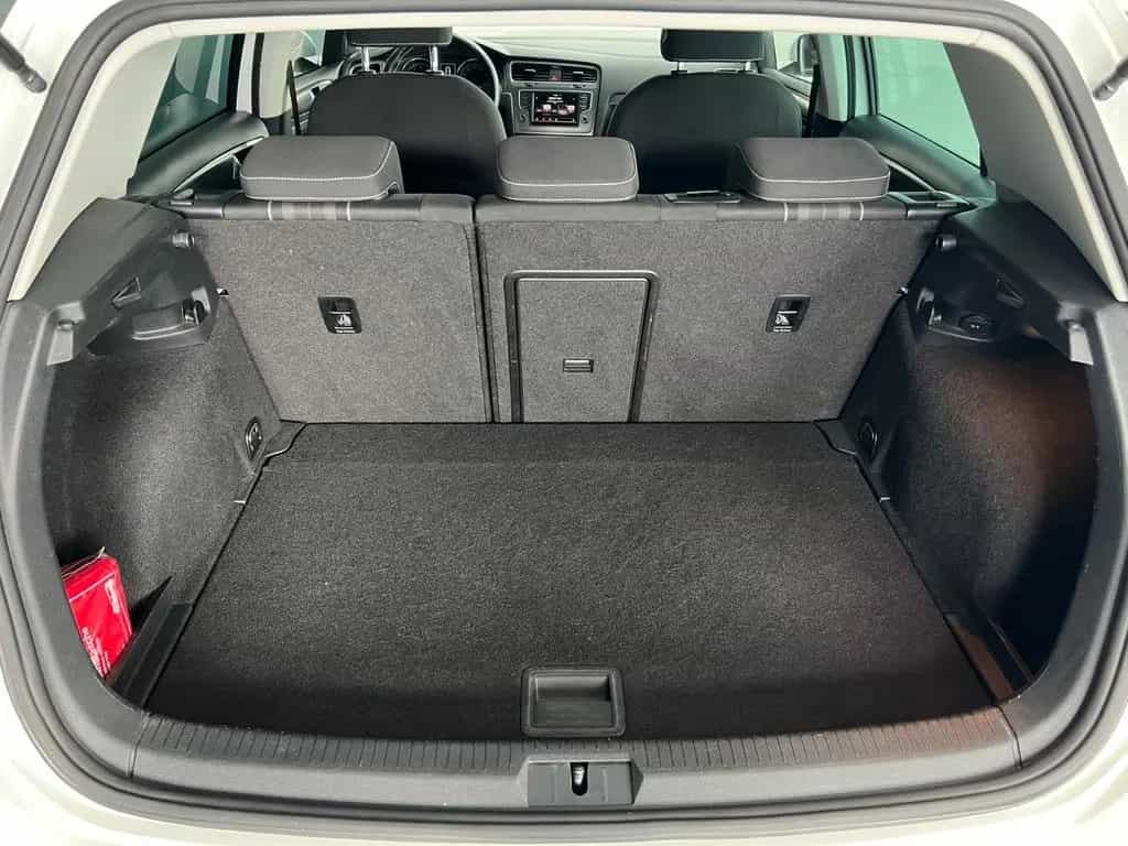 Volkswagen Golf VII Lim. Lounge Aut. Standheizung SHZ PDC 01/2016-photo-21