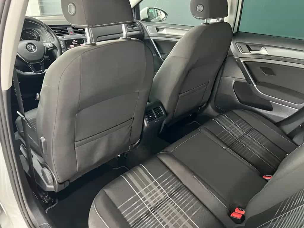 Volkswagen Golf VII Lim. Lounge Aut. Standheizung SHZ PDC 01/2016-photo-8