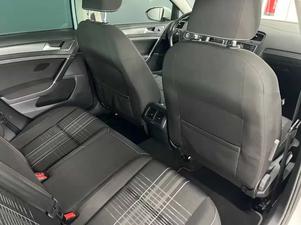 Volkswagen Golf VII Lim. Lounge Aut. Standheizung SHZ PDC 01/2016-photo-9
