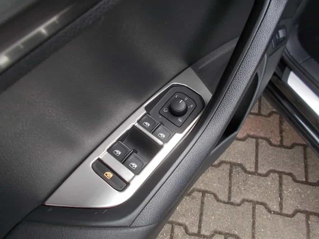 Skoda Karoq 1.5 TSI Style* DSG * Navi *ACC * Kamera * 08/2019-photo-8