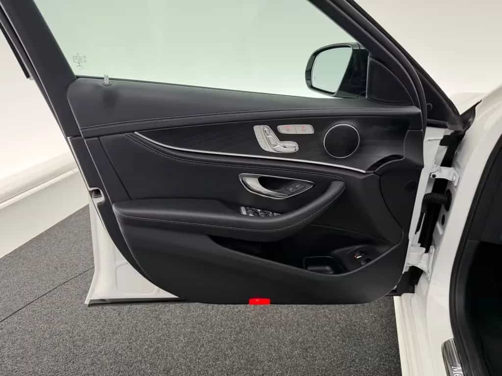 Mercedes-Benz E 220 d *AMG LINE*NIGHT-MULTIBEAM-360°-AHK-MEMORY 05/2019-photo-24