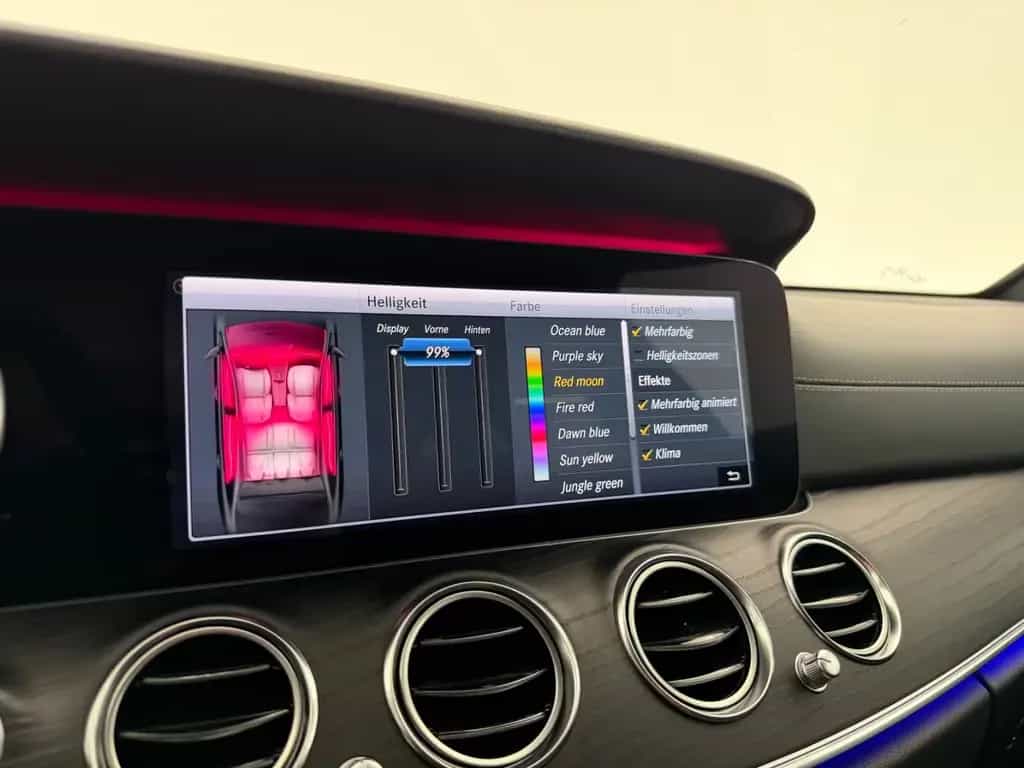 Mercedes-Benz E 220 d *AMG LINE*NIGHT-MULTIBEAM-360°-AHK-MEMORY 05/2019-photo-39