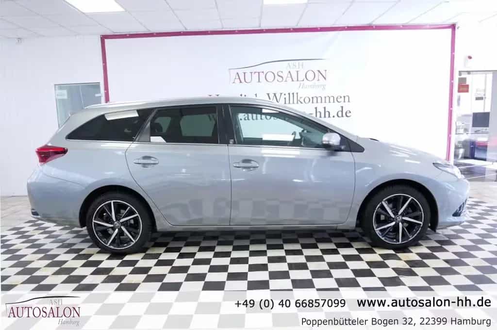 Toyota Auris Touring Sports Team D*2Vorb*Toyot. Service 10/2018-photo-2