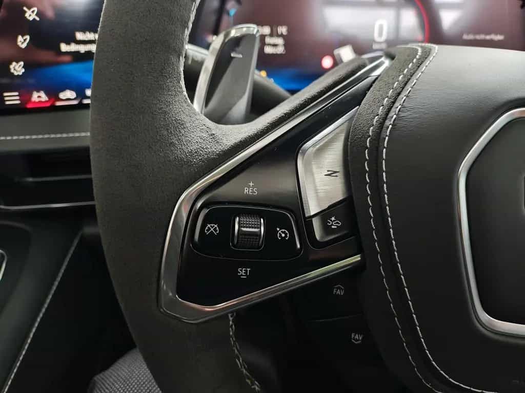 Corvette C8 Cabrio 3LT 2026 Vollausstattung!!!! HUD 360° null-photo-26