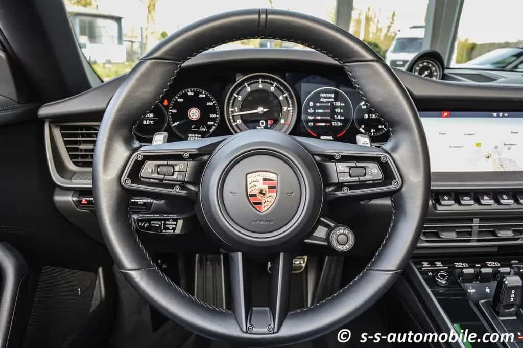 Porsche 992 Carrera S Cabrio Chrono Hinterachslenkung 04/2020-photo-24