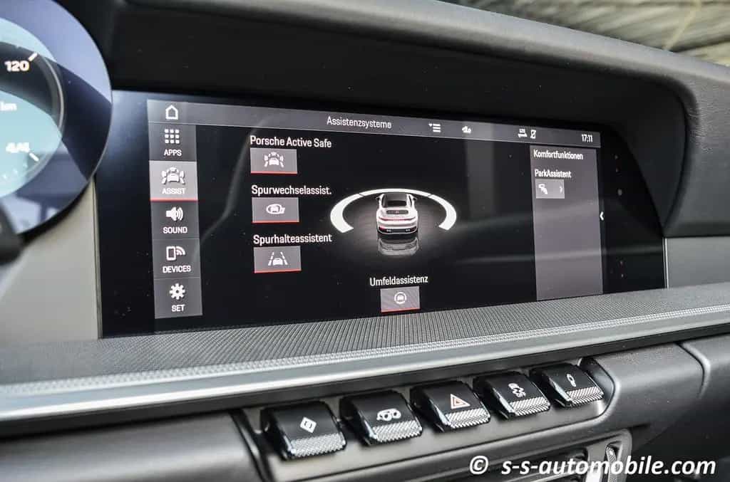 Porsche 992 Carrera S Cabrio Chrono Hinterachslenkung 04/2020-photo-27