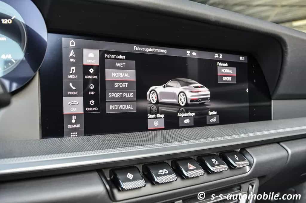 Porsche 992 Carrera S Cabrio Chrono Hinterachslenkung 04/2020-photo-28