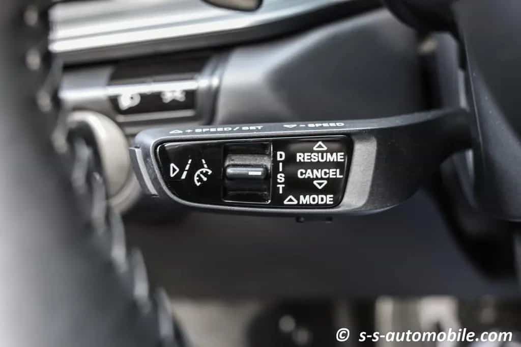 Porsche 992 Carrera S Cabrio Chrono Hinterachslenkung 04/2020-photo-32