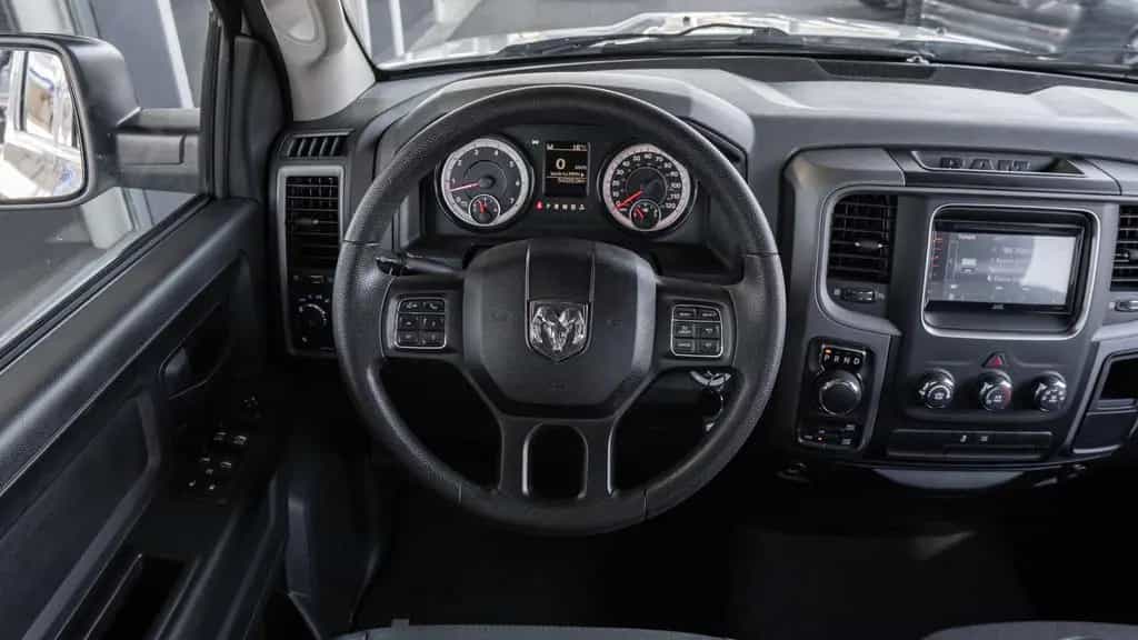 Dodge RAM 1500 5.7 QUAD CAB *ALLRAD*KAMERA* 11/2018-photo-28