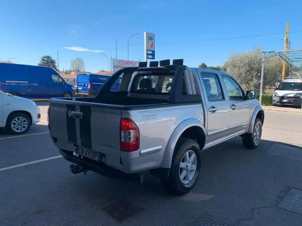 Isuzu D-Max I 3.0 TD Space LS 06/2004-photo-4